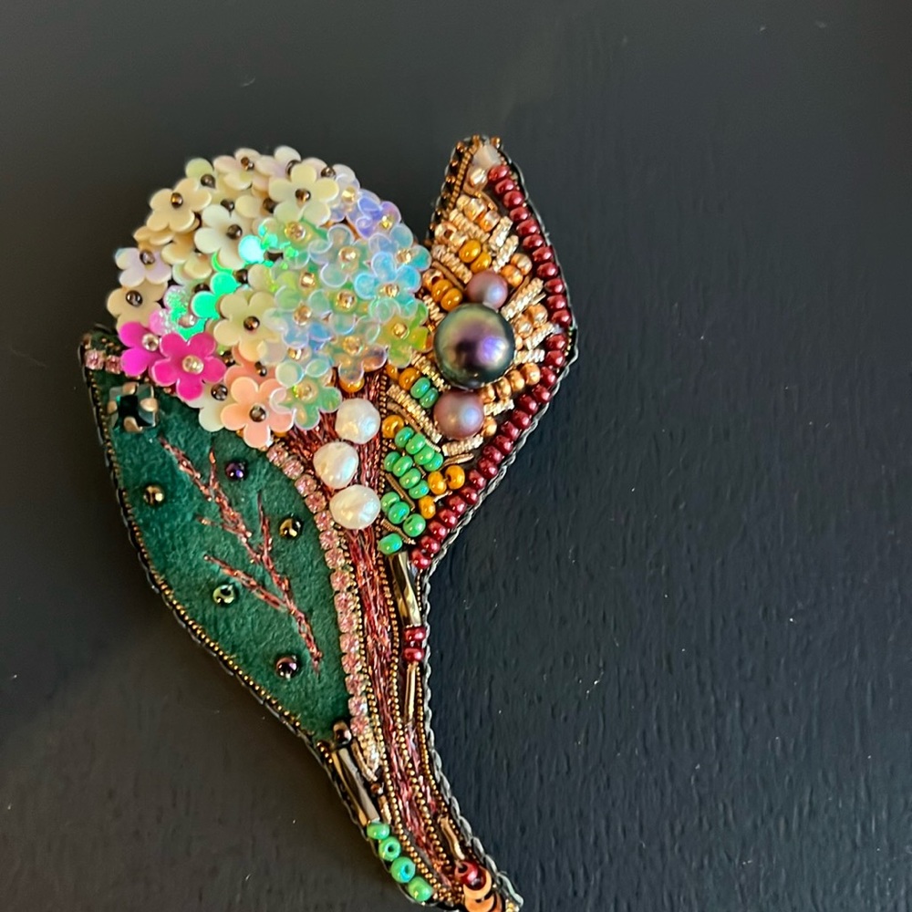 lapel brooch